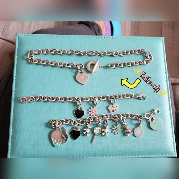 SOLD ON MERC✨️🩵 TIFFANY & CO. Heart Tag Choker Necklace 🩵✨️ - Picture 4 of 9